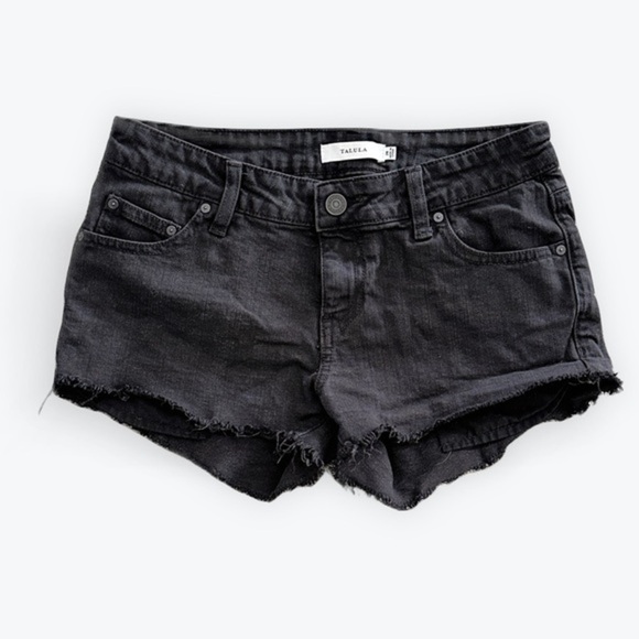 Aritzia  Talula Raw Edge Shorts in Black Size 26 - Picture 1 of 3
